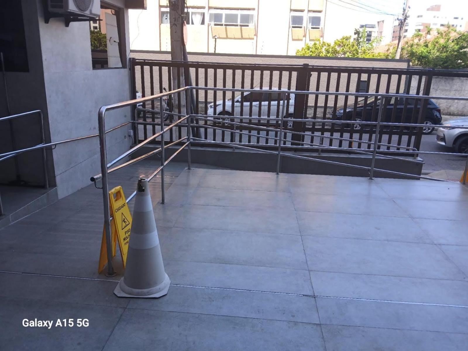 Apartamento De Ponta Em Frente Ao Tropico Com Manobrista - Apto 208 *